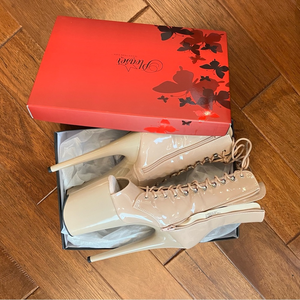 Pleaser flamingo 1021 nude patent boots ankle 8 inch